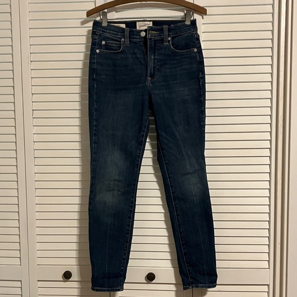 Universal Thread Dark Blue Skinny Jeans size 6P - Picture 1 of 5